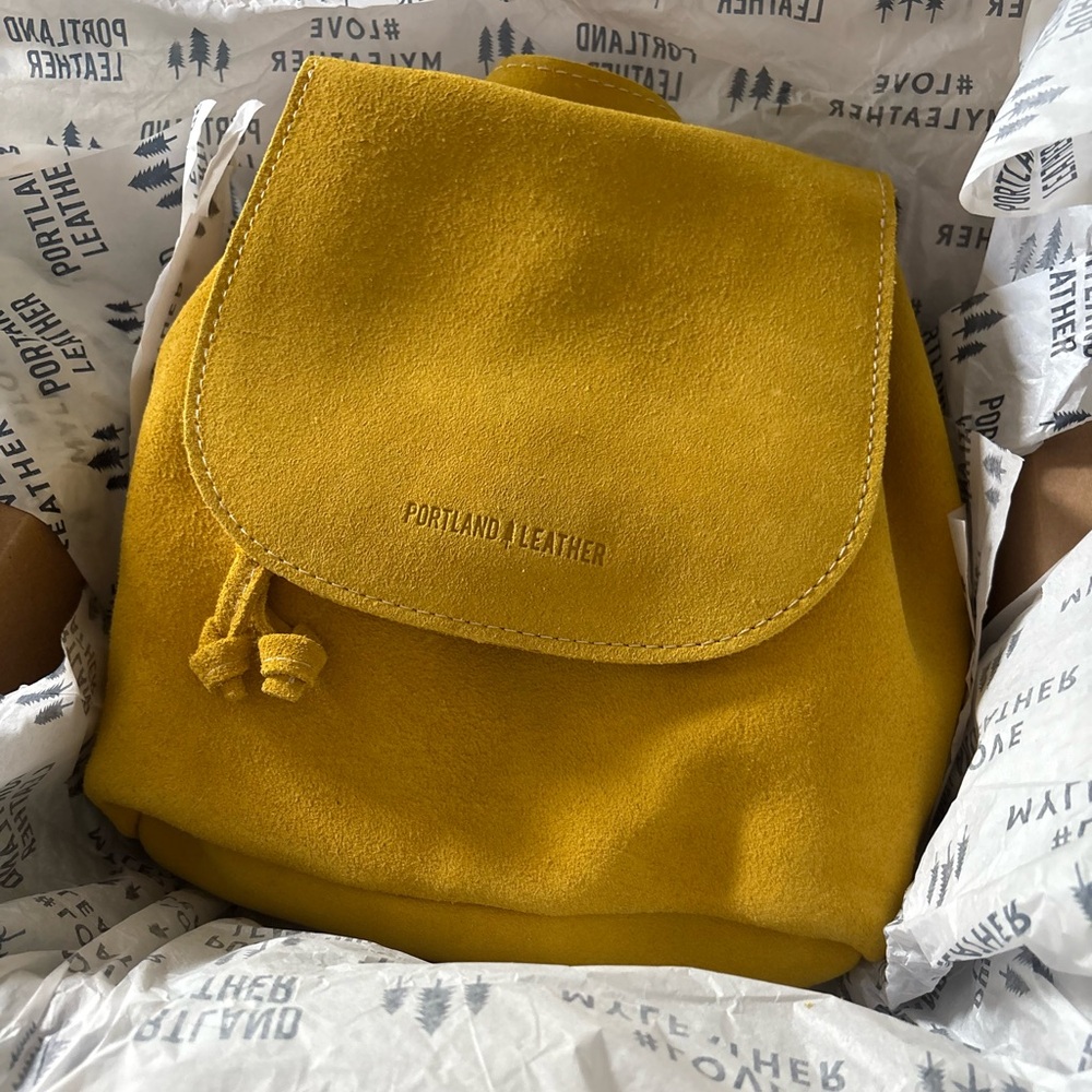 BNNU Portland leather bucket backpack